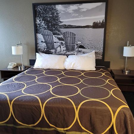 Super 8 By Wyndham Ionia Mi Hotell Eksteriør bilde
