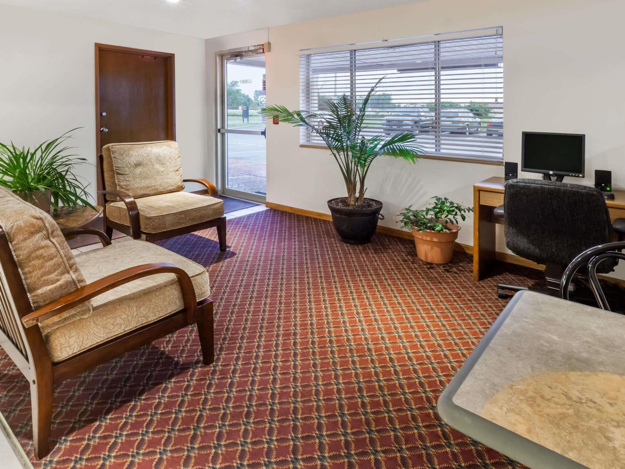 Super 8 By Wyndham Ionia Mi Hotell Eksteriør bilde