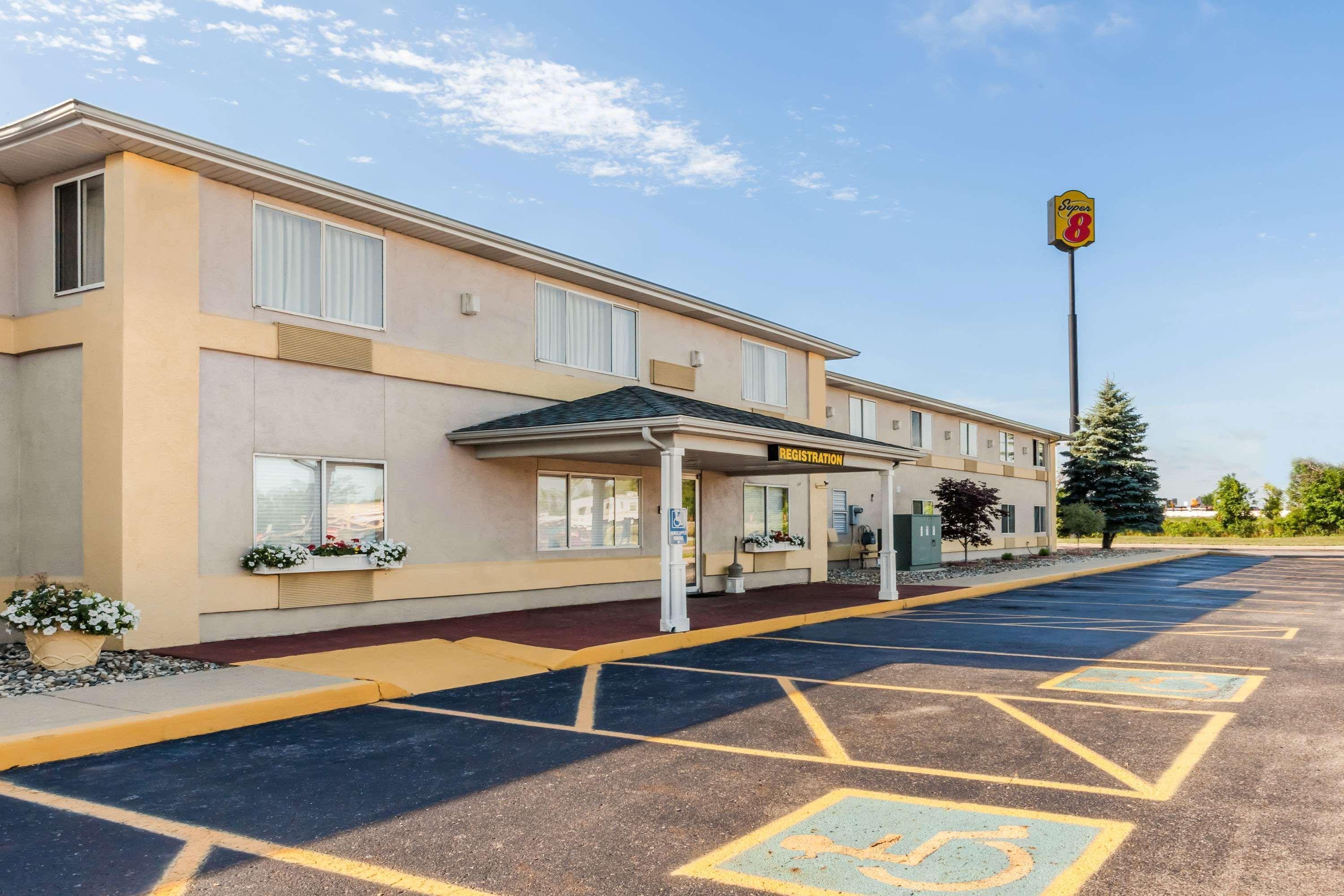 Super 8 By Wyndham Ionia Mi Hotell Eksteriør bilde
