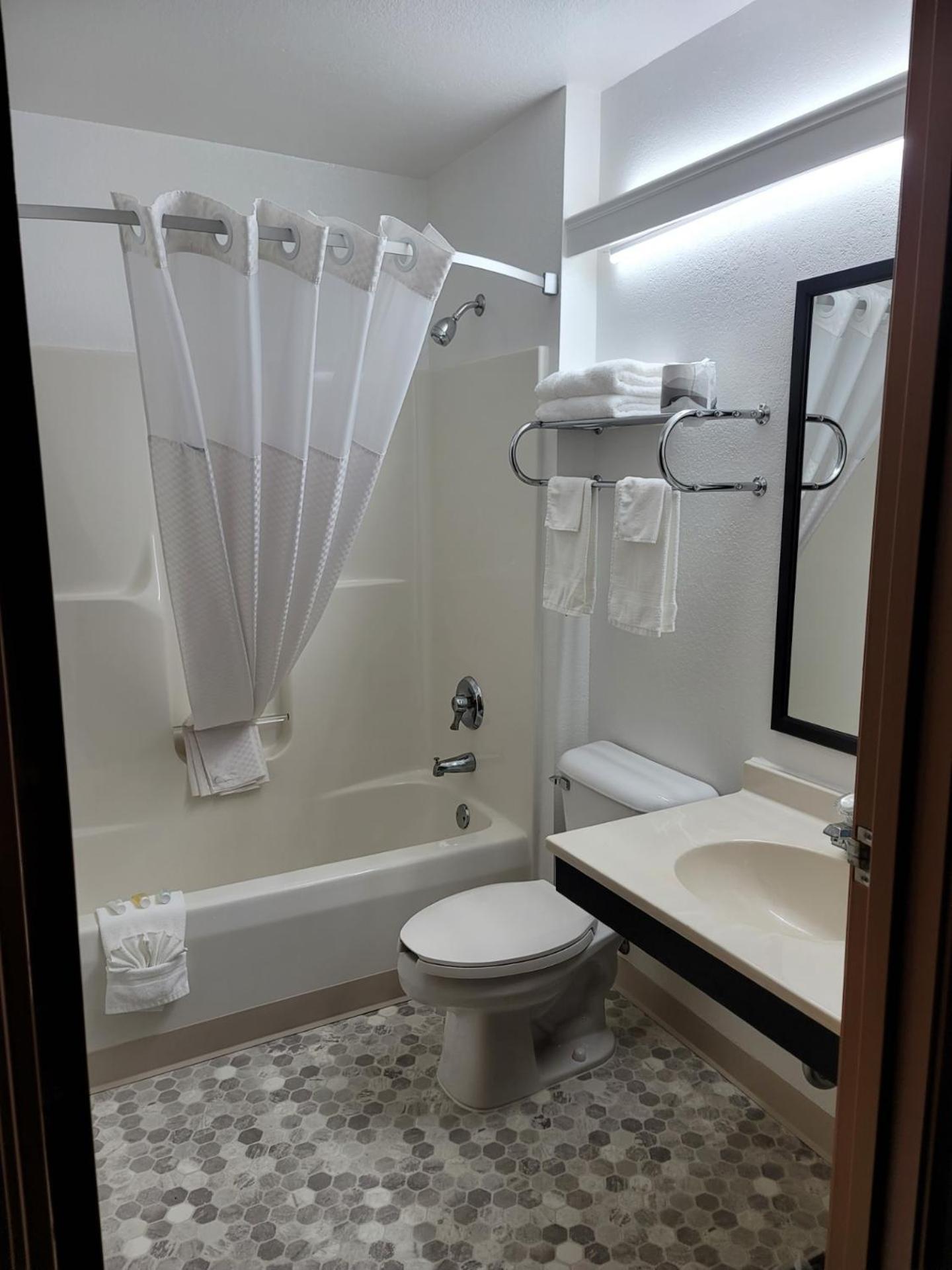 Super 8 By Wyndham Ionia Mi Hotell Eksteriør bilde