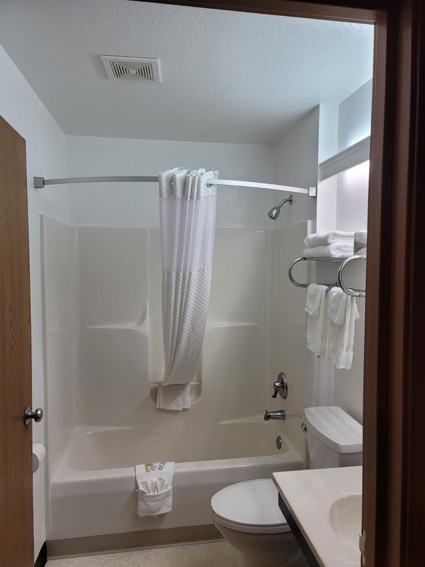 Super 8 By Wyndham Ionia Mi Hotell Eksteriør bilde